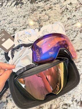 SMITH 4D MAG S Snow Goggles in Topography. Exchangeable lenses.
